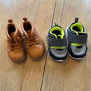 Like new size 3 baby shoes